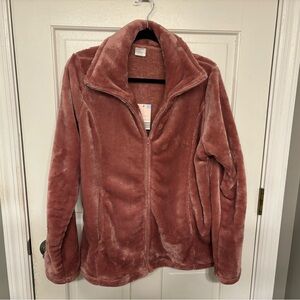 NWT Serra Pink Fuzzy Plush Full Zip Jacket with Pockets
Size Large